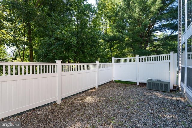 102 TREYMORE CT, Pennington, NJ 08534