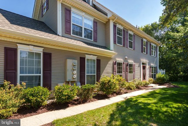 102 TREYMORE CT, Pennington, NJ 08534