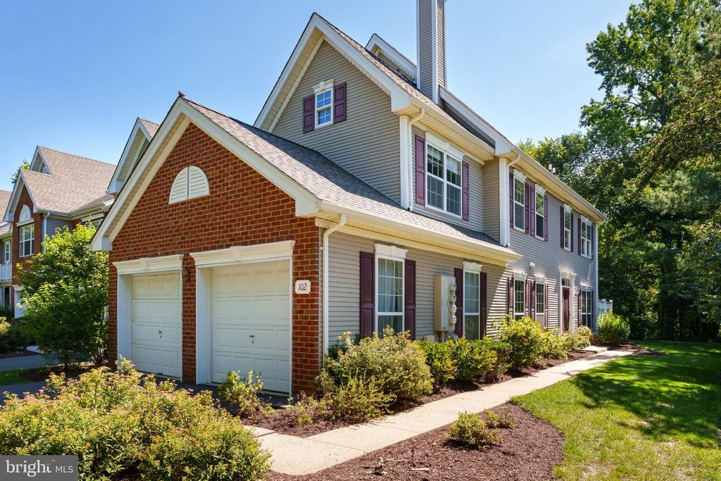 102 TREYMORE CT, Pennington, NJ 08534