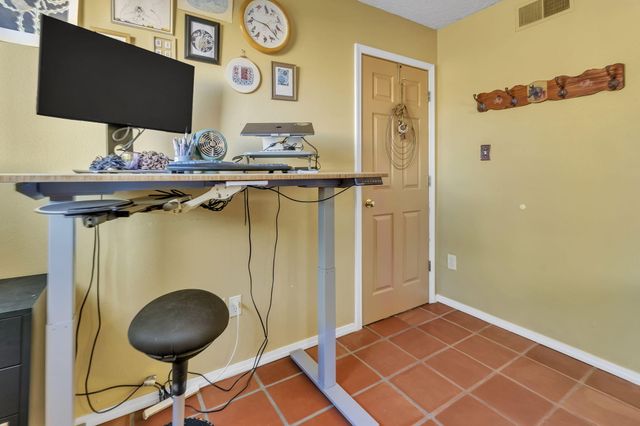 712 Tranquilino Court NE, Albuquerque, NM 87102