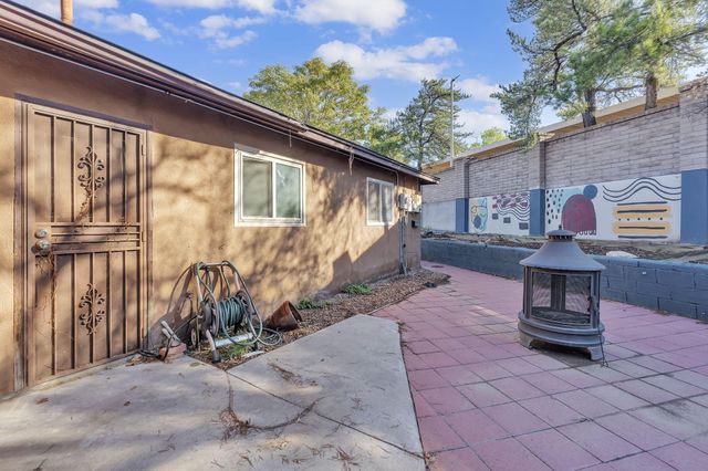 712 Tranquilino Court NE, Albuquerque, NM 87102