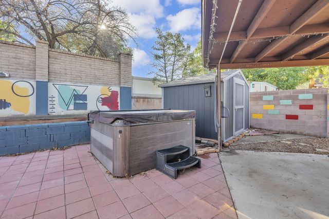 712 Tranquilino Court NE, Albuquerque, NM 87102