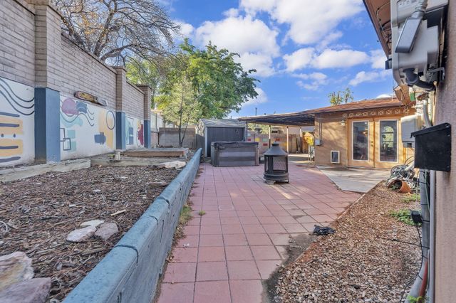 712 Tranquilino Court NE, Albuquerque, NM 87102