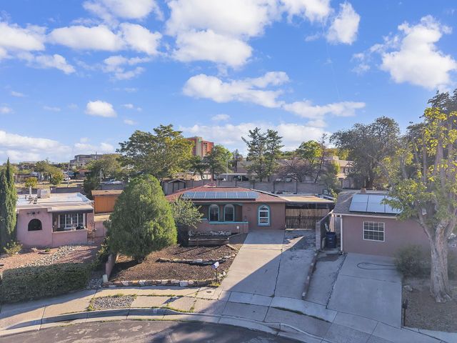 712 Tranquilino Court NE, Albuquerque, NM 87102