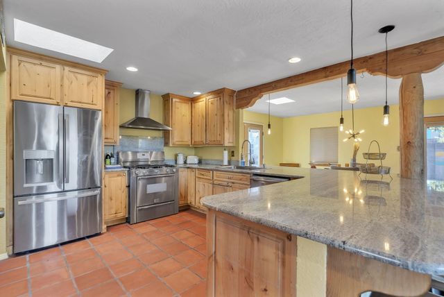 712 Tranquilino Court NE, Albuquerque, NM 87102