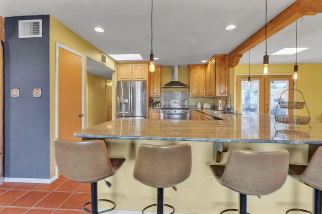 712 Tranquilino Court NE, Albuquerque, NM 87102