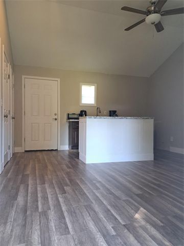 1516 W Creek Drive B, Conroe, TX 77304