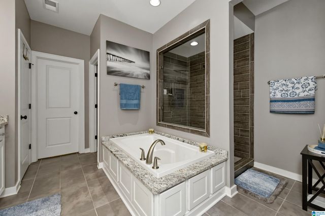 417 GLEN IRIS CIRCLE, Pelham, AL 35124