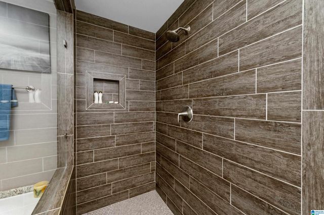 417 GLEN IRIS CIRCLE, Pelham, AL 35124