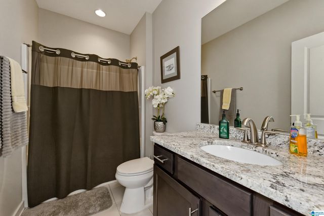 417 GLEN IRIS CIRCLE, Pelham, AL 35124