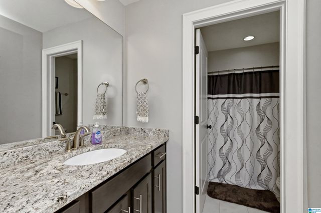 417 GLEN IRIS CIRCLE, Pelham, AL 35124