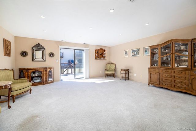 100 Daly Boulevard 408, Oceanside, NY 11572