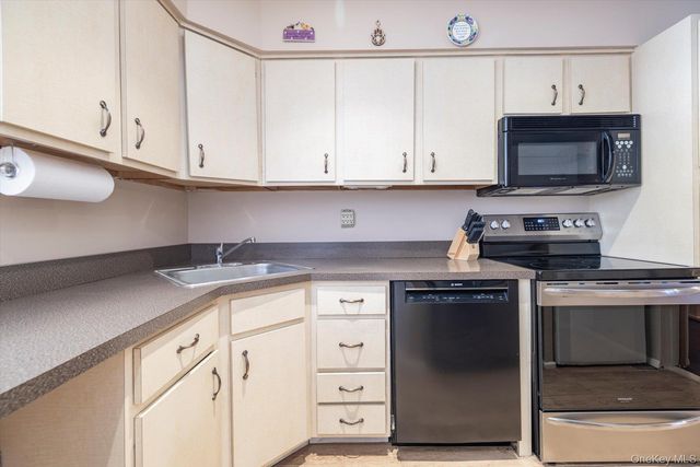 100 Daly Boulevard 408, Oceanside, NY 11572