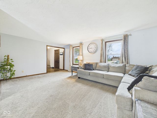 3927 Colbrook Road, Anderson, IN 46012