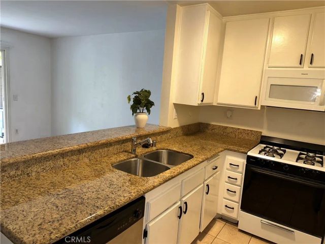 7101 Farralone Avenue 142, Canoga Park, CA 91303