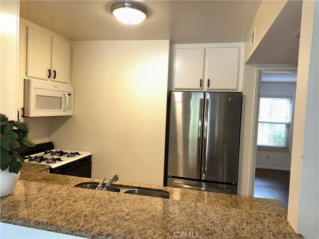 7101 Farralone Avenue 142, Canoga Park, CA 91303