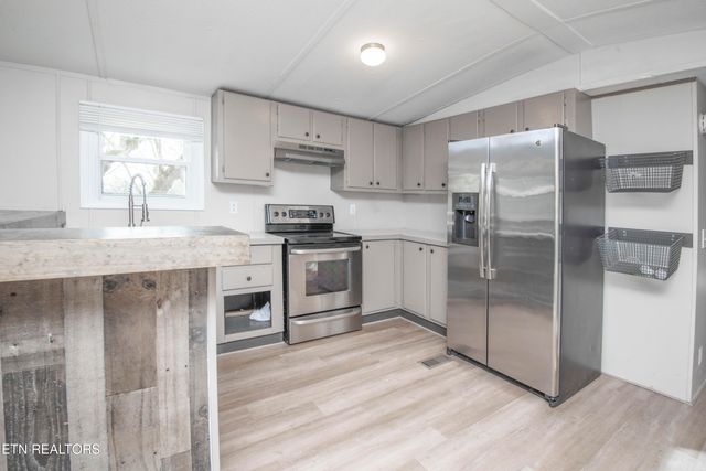 350 Kagley Drive, Lenoir City, TN 37772