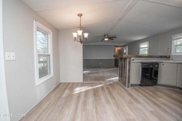 350 Kagley Drive, Lenoir City, TN 37772