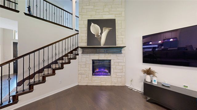 104 Balsam Drive, Red Oak, TX 75154