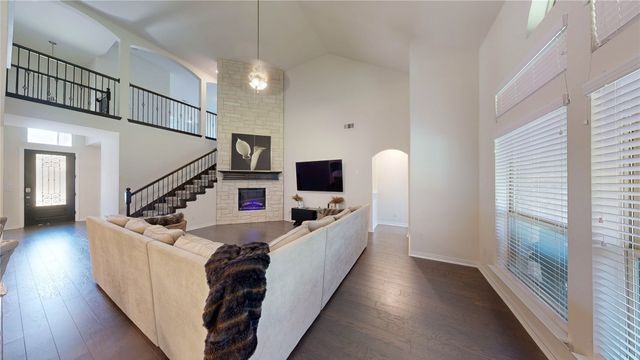 104 Balsam Drive, Red Oak, TX 75154