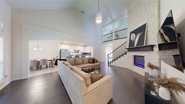 104 Balsam Drive, Red Oak, TX 75154