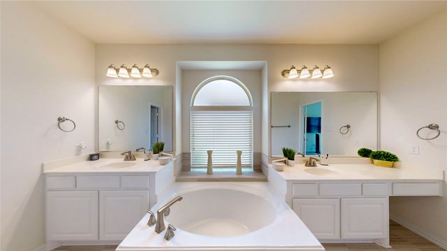 104 Balsam Drive, Red Oak, TX 75154