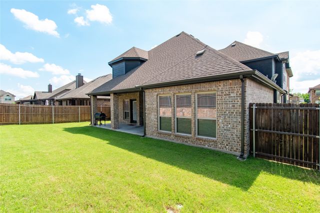 104 Balsam Drive, Red Oak, TX 75154