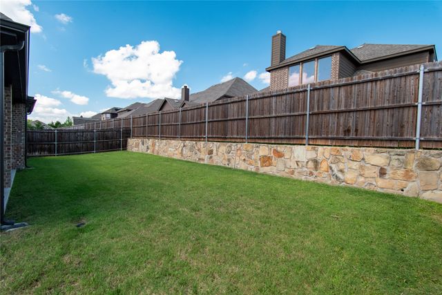 104 Balsam Drive, Red Oak, TX 75154