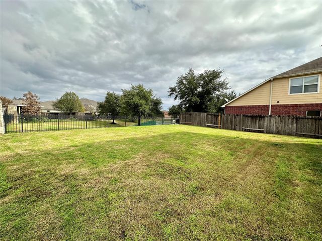 8622 Sweet Pasture Drive, Tomball, TX 77375