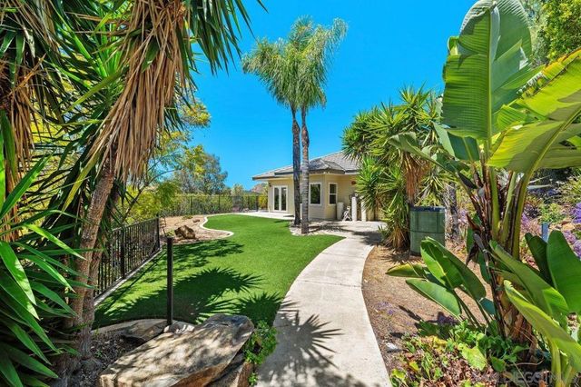 17035 Rio Maria Rd, Lakeside, CA 92040