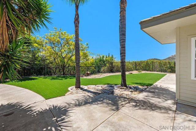 17035 Rio Maria Rd, Lakeside, CA 92040