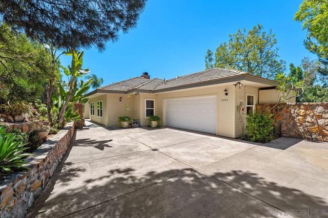 17035 Rio Maria Rd, Lakeside, CA 92040