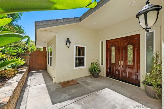 17035 Rio Maria Rd, Lakeside, CA 92040