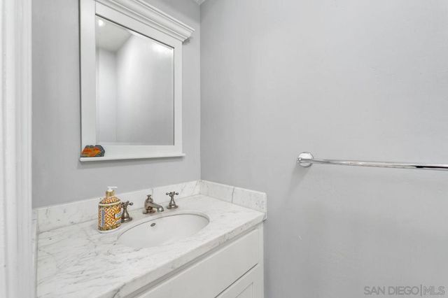 17035 Rio Maria Rd, Lakeside, CA 92040