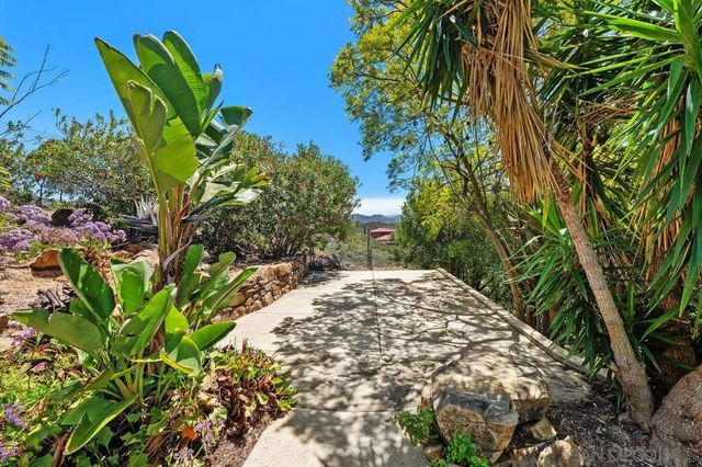 17035 Rio Maria Rd, Lakeside, CA 92040