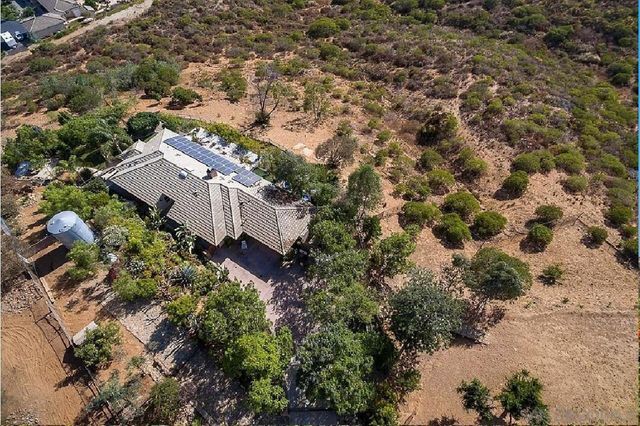 17035 Rio Maria Rd, Lakeside, CA 92040