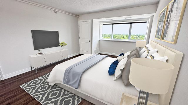 555 S Old Woodward Avenue 1207, Birmingham, MI 48009