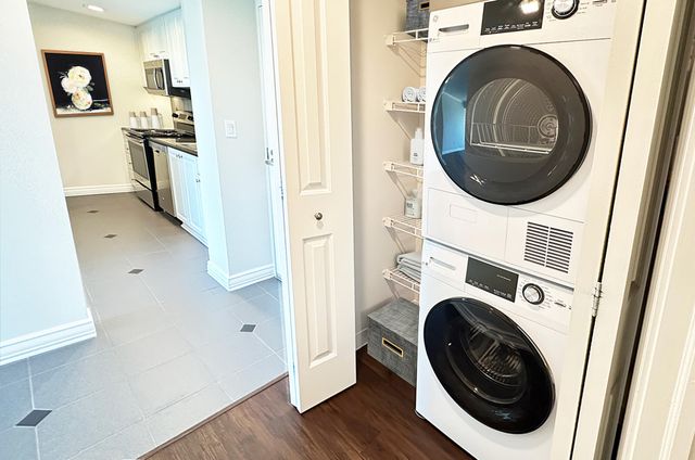 555 S Old Woodward Avenue 1207, Birmingham, MI 48009