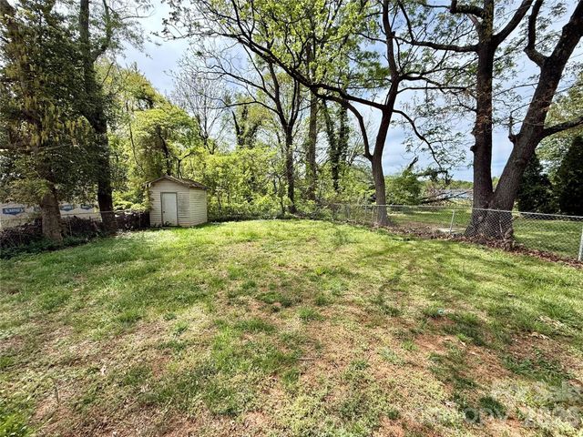 2025 28th Street NE, Hickory, NC 28601