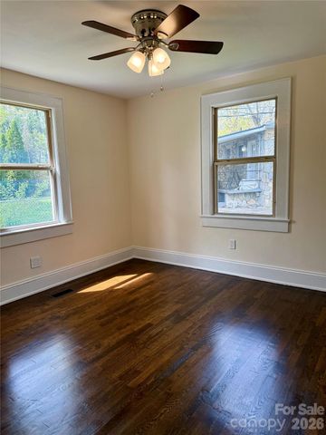 2025 28th Street NE, Hickory, NC 28601