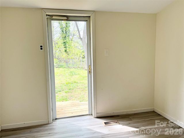 2025 28th Street NE, Hickory, NC 28601