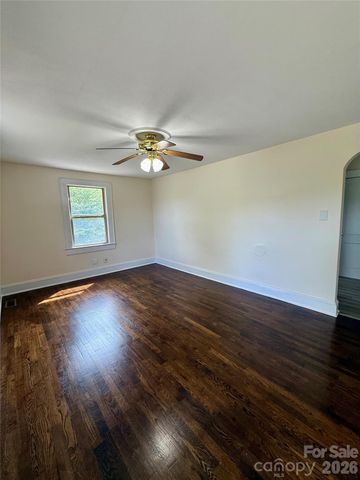 2025 28th Street NE, Hickory, NC 28601