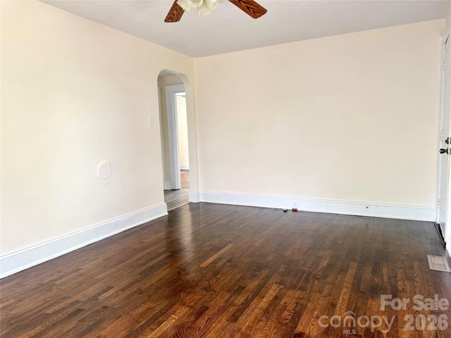 2025 28th Street NE, Hickory, NC 28601