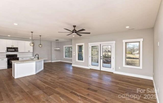 105 Sheila Wynne Drive 8, Fletcher, NC 28732