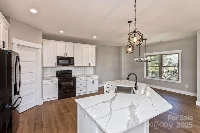 105 Sheila Wynne Drive 8, Fletcher, NC 28732