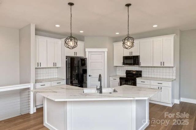 105 Sheila Wynne Drive 8, Fletcher, NC 28732