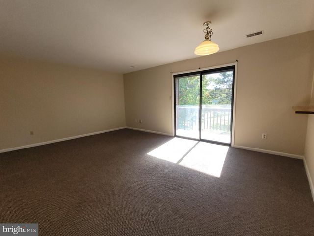 211 DEAN DR, Perkasie, PA 18944