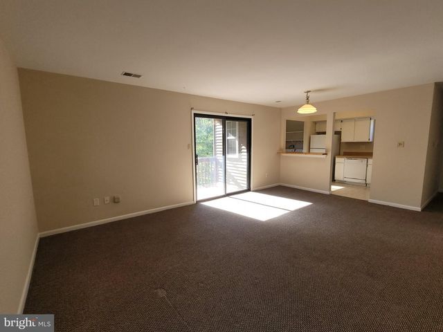 211 DEAN DR, Perkasie, PA 18944
