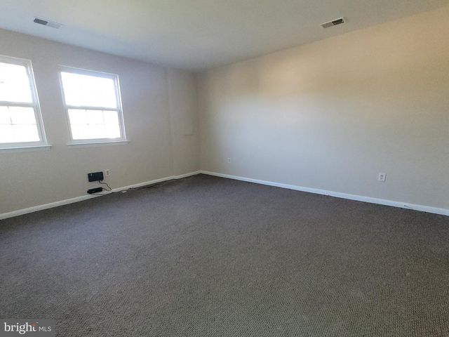 211 DEAN DR, Perkasie, PA 18944