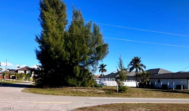 101 Old Burnt Store RD S, Cape Coral, FL 33991